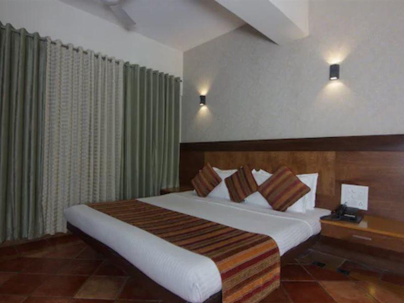 Hotel Chandralok Lonavala Eksteriør billede