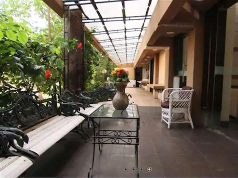 Hotel Chandralok Lonavala Eksteriør billede