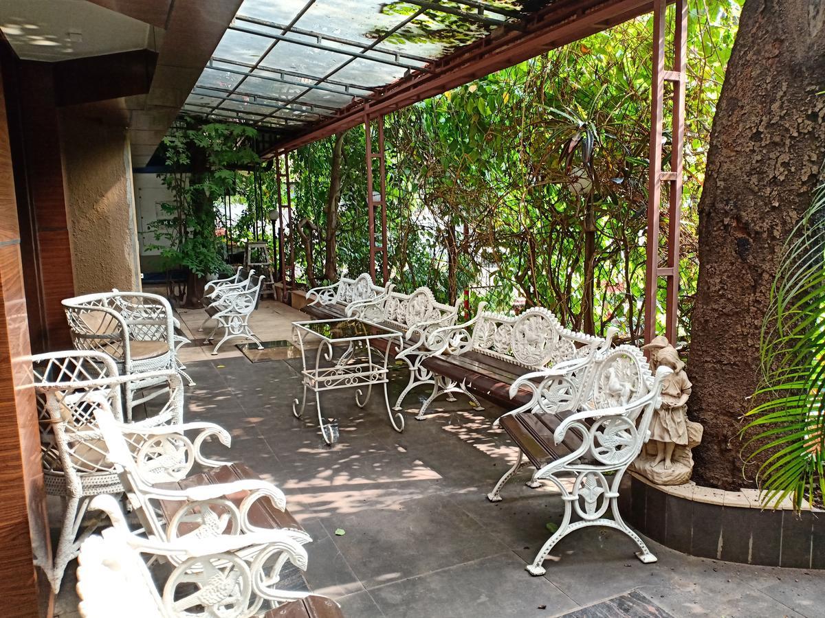 Hotel Chandralok Lonavala Eksteriør billede