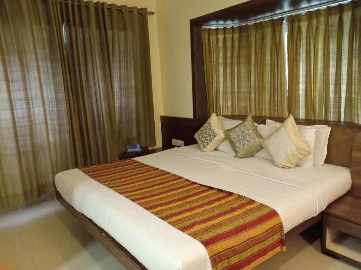 Hotel Chandralok Lonavala Eksteriør billede