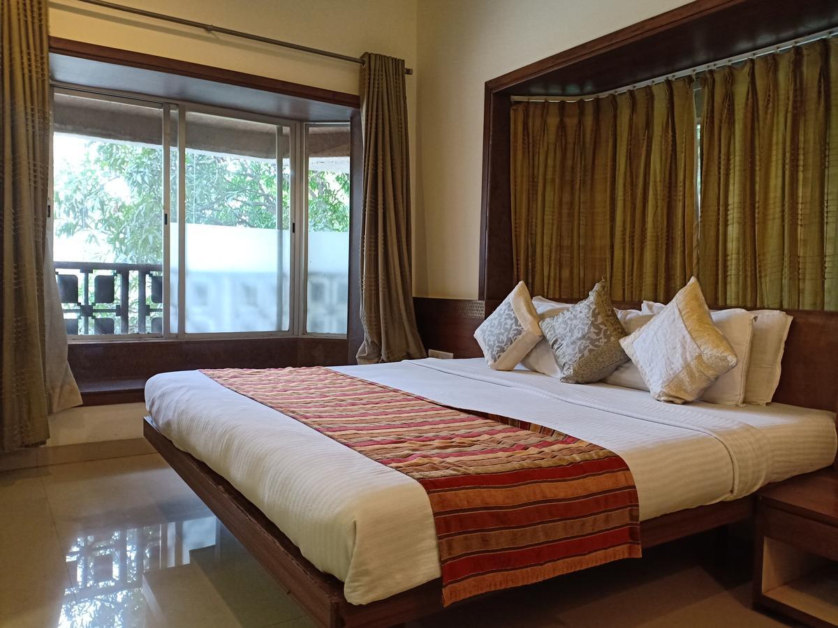 Hotel Chandralok Lonavala Eksteriør billede