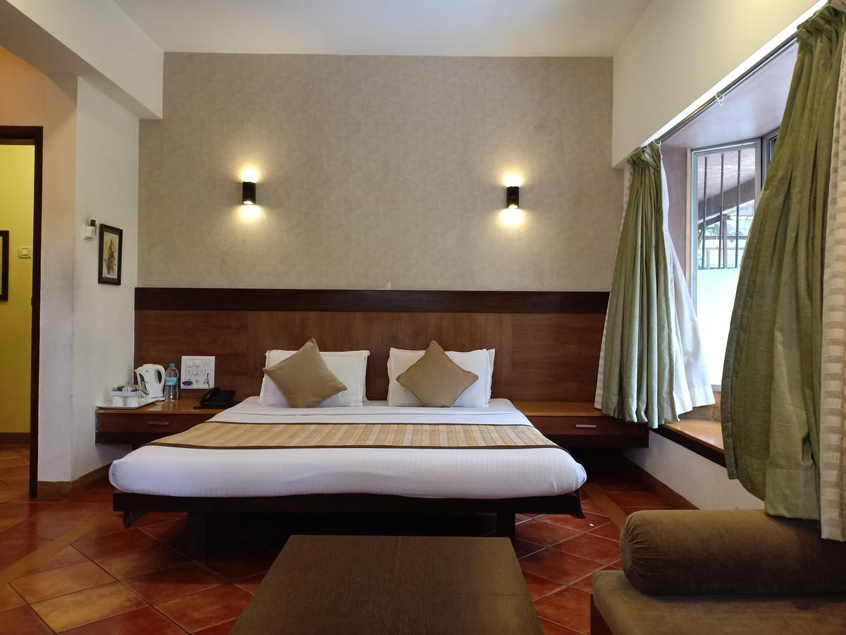Hotel Chandralok Lonavala Eksteriør billede