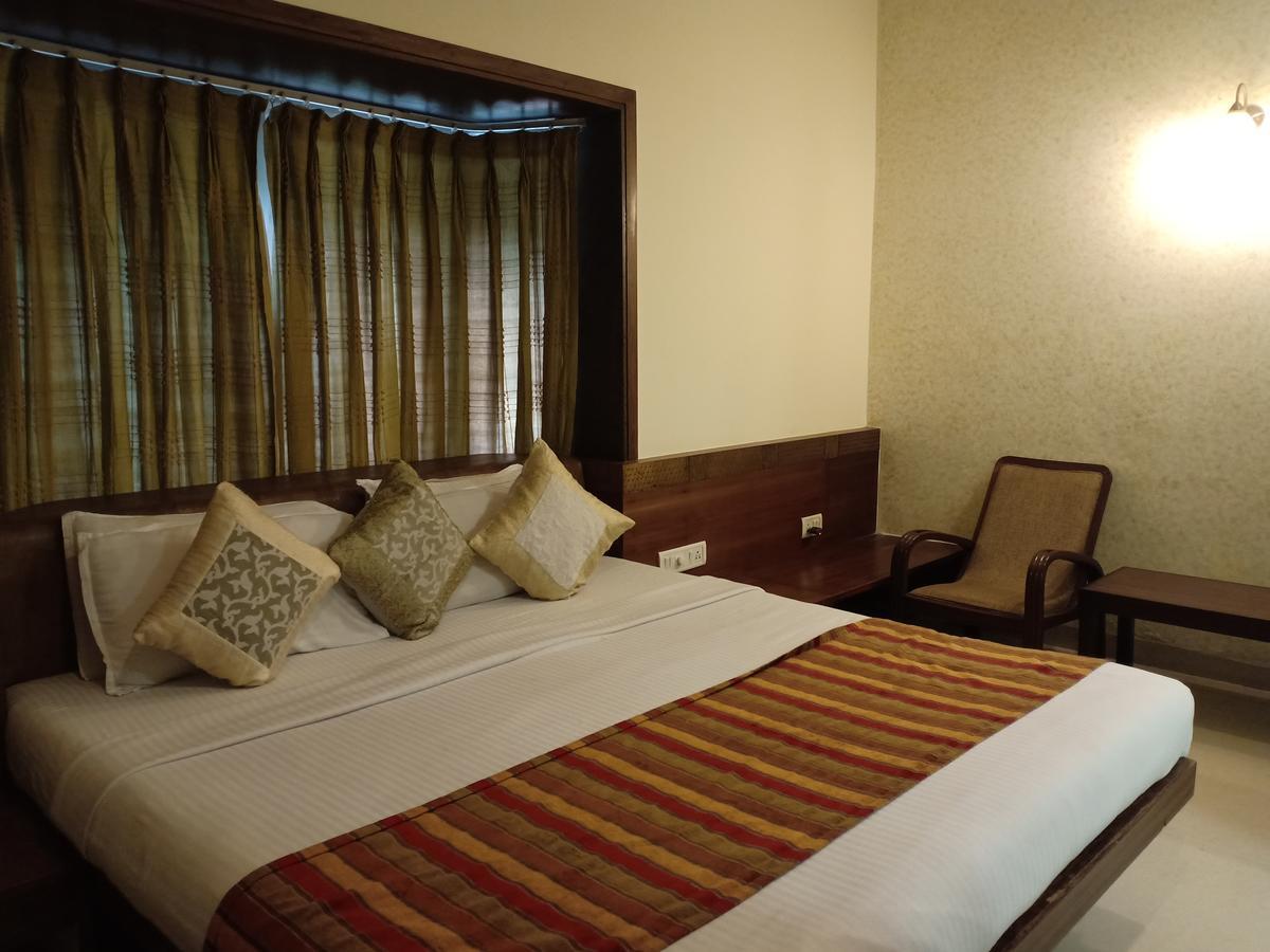 Hotel Chandralok Lonavala Eksteriør billede