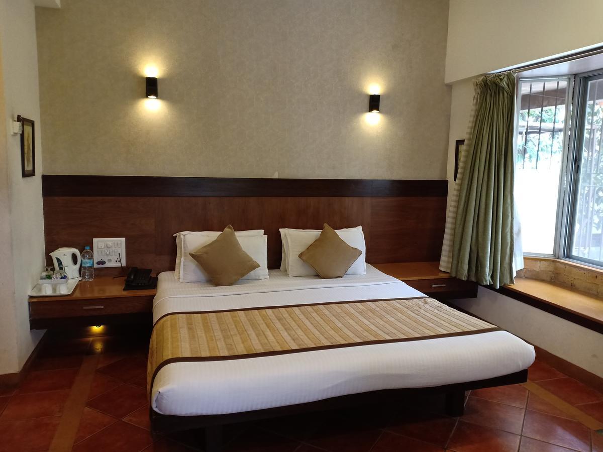 Hotel Chandralok Lonavala Eksteriør billede