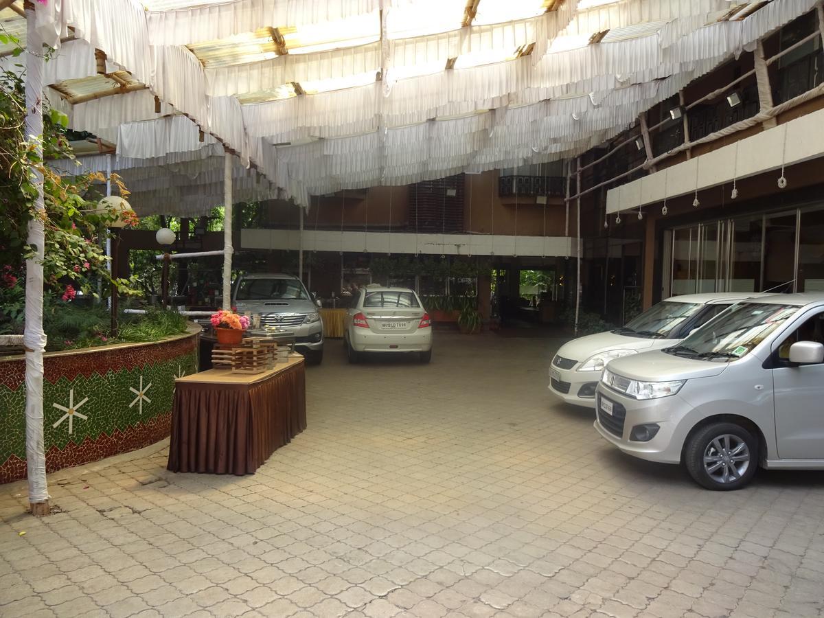 Hotel Chandralok Lonavala Eksteriør billede